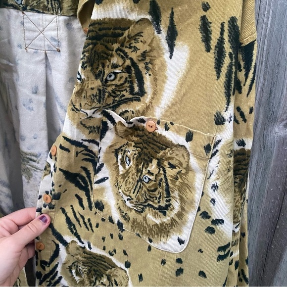 Unique Vintage Whistles Corduroy Tan Tiger Print Shirt Jacket Shacket Large - Picture 6 of 6